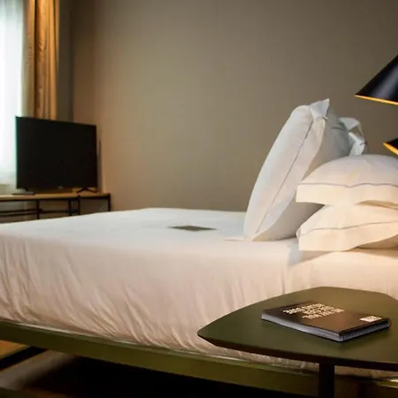 One Shot Colón 46 Hotel 3*