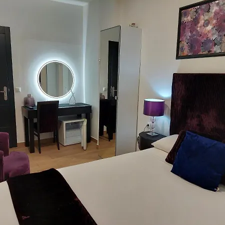 Rous - Solo Adultos Hotel Valencie