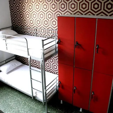 Feetup Backpackers *