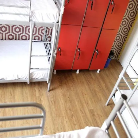 瓦伦西亚背包客菲特乌普旅馆 *