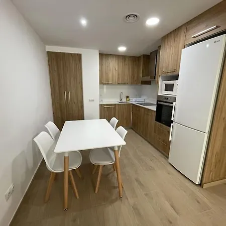 Apartamento Malvarrosa 5px 2bth 5 Min Beach. Wifi. *