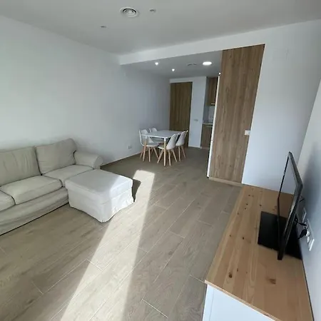 Malvarrosa 5px 2bth 5 Min Beach. Wifi. * Valencia