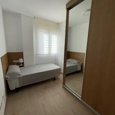 Malvarrosa 5px 2bth 5 Min Beach. Wifi. *
