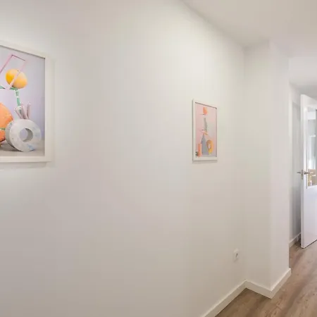 Modern, Stylish With Balcony * Valencia