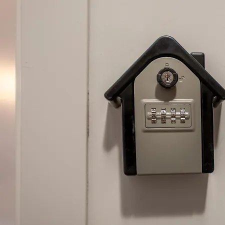 Lägenhet Modern, Stylish With Balcony *