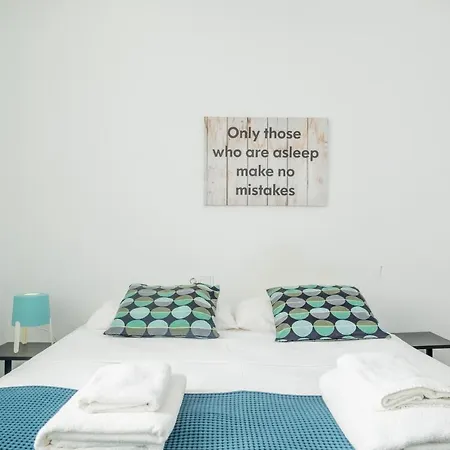 Modern, Stylish With Balcony Apartment Valencia