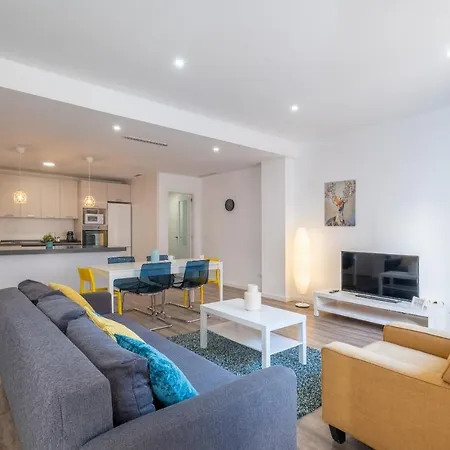 Modern, Stylish With Balcony Walencja