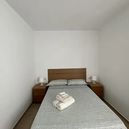 Malvarrosa 5px 2bth 5 Min Beach. Wifi. * Valencia
