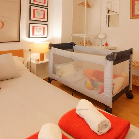 Apartment Luminoso. Comodo. Acogedor. Wifi. Junto A Ave