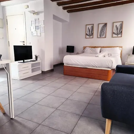 Flats Friends Tetuan Валенсия