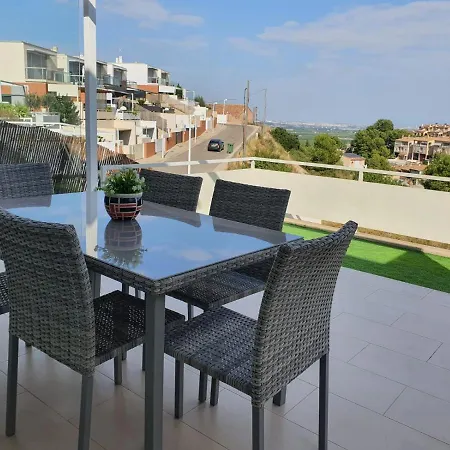 Con Piscina Privada *