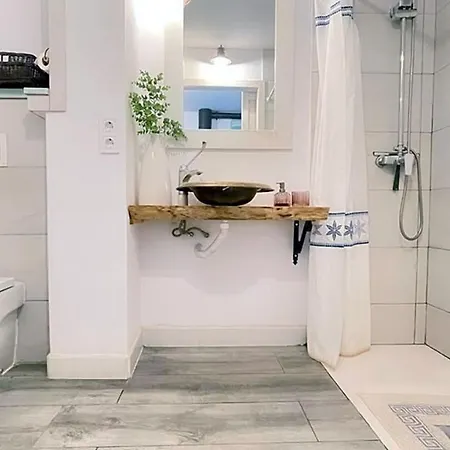 New Cozy Apartment, Wifi