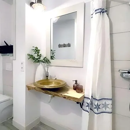 New Cozy Apartment, Wifi *