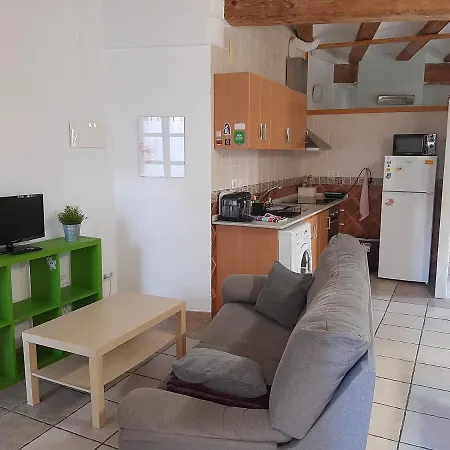 Vivienda / Planta Baja En El Carmen * Valencia