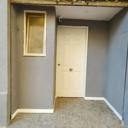 Apartamento Pequeno Con Mini Piscina - No Climatizada