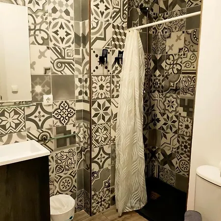 Pequeño Con Mini Piscina Appartamento