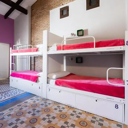 Purple Nest * Βαλένθια