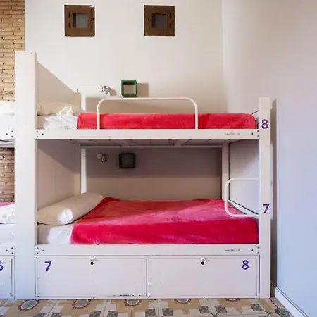 Purple Nest * Βαλένθια