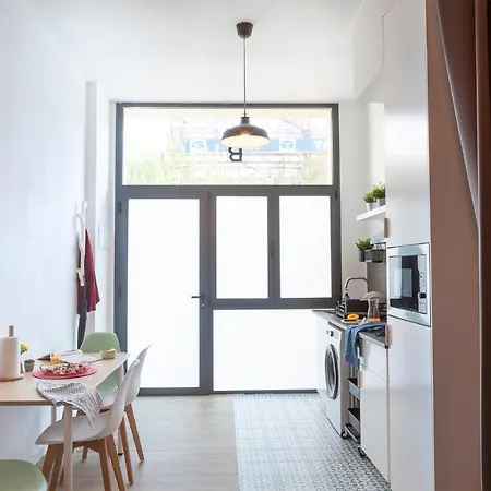 Апартаменты Nb - Cozy Loft Steps From Of Arts & Sciences Валенсия