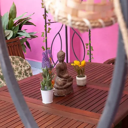 Artsy Large Getaway - 2 Bedroom W Huge Patio - Great For Families And Digital Nomads *