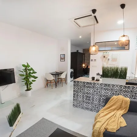 Apartment Artistic Digital Retreat-great Location Near Metro *