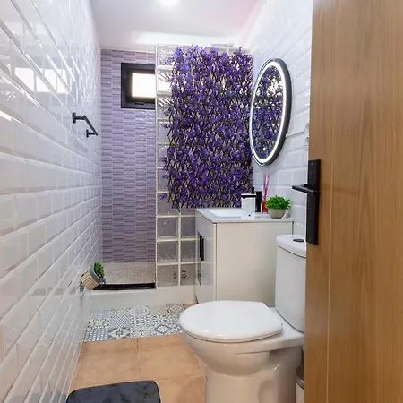 Artsy Large Getaway - 2 Bedroom W Huge Patio - Great For Families And Digital Nomads