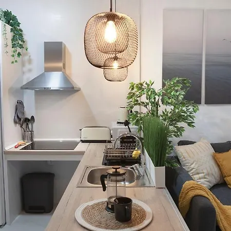 Apartment Artistic Digital Retreat-great Location Near Metro *
