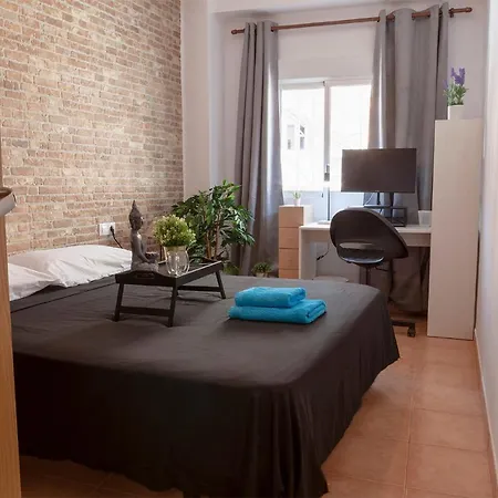 Artsy Large Getaway - 2 Bedroom W Huge Patio - Great For Families And Digital Nomads Apartamento Valência