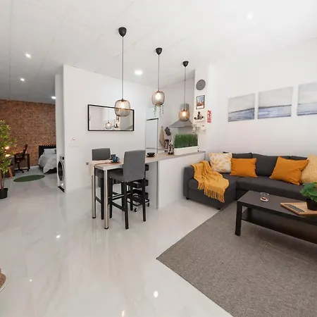 Digital Nomad Retreat 2 -great Location Near Metro Valência