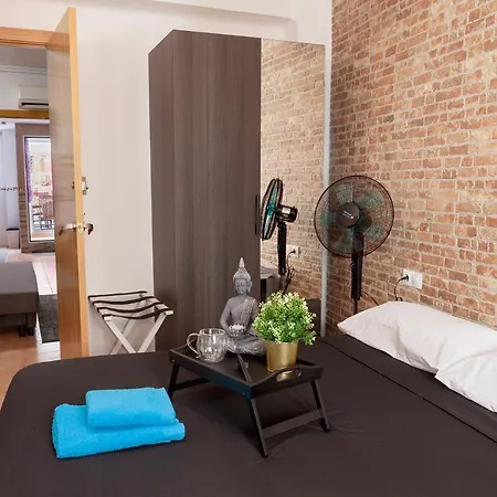 Artsy Large Getaway - 2 Bedroom W Huge Patio - Great For Families And Digital Nomads Valensiya