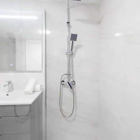 Florit Flats - The Apolo Appartement *