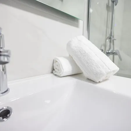 Florit Flats - The Apolo Appartement *