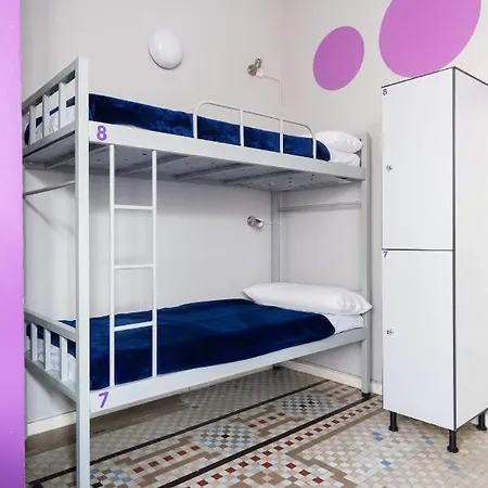 ホステル パープル ネスト *