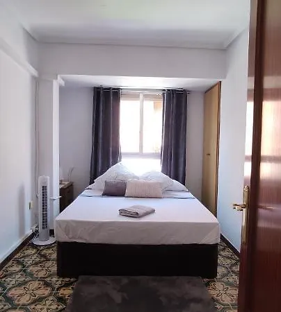 Quarto em Acomodações Particulares Habitación Doble Cerca Al Centro. *