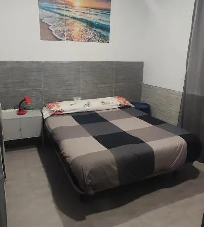 Carrer De L'arquitecte Alfaro 27 Bajo Derecha דירה