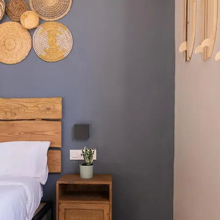 Bird House Bed & Breakfast 3*