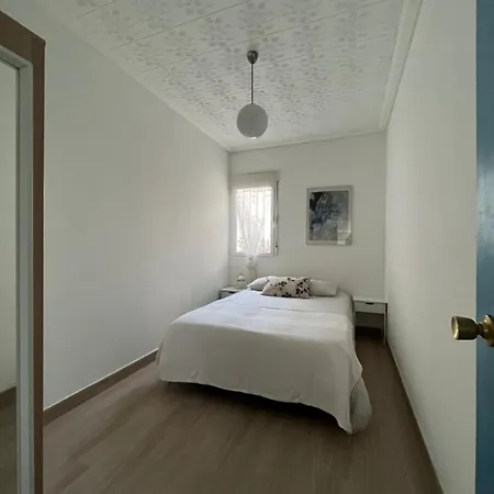 Modernized 3-bedroom Flat 500m To The Apartment Valencia