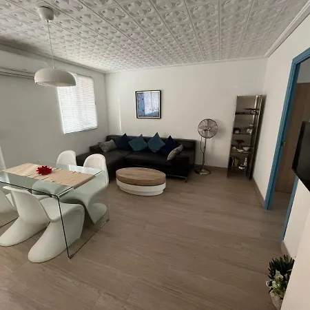 Modernized 3-bedroom Flat 500m To The Apartment Valencia