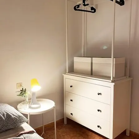 In Spacious Flat In * Valencia