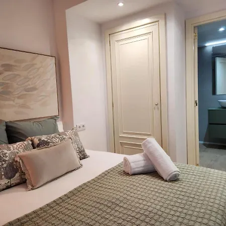 Florit Flats - The Apolo Apartment *