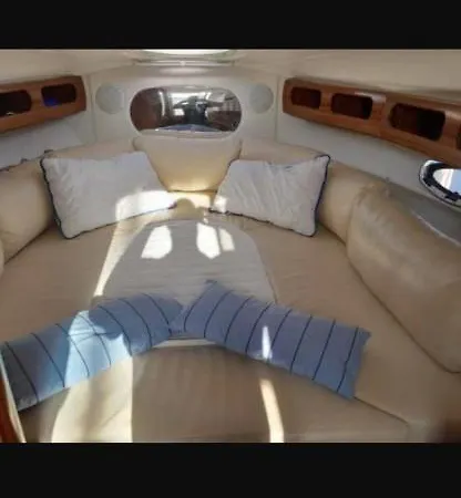 Botel Excelente Mini Yate *