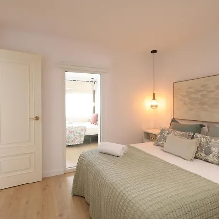 Florit Flats - The Apolo