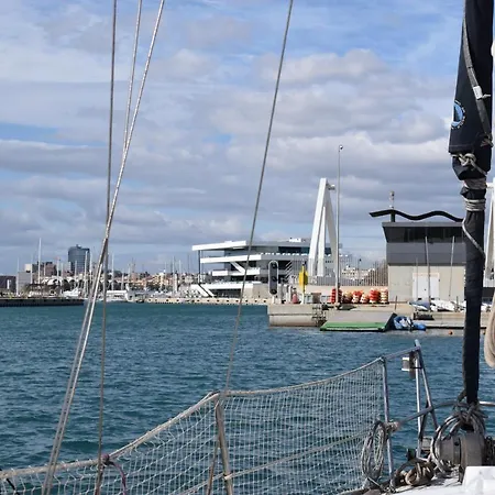 Velero En Puerto De - E&m Boats Hotel en barco Valencia
