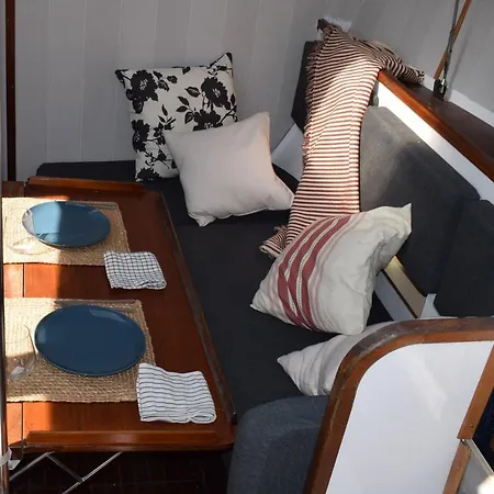 Πλωτό κατάλυμα Velero En Puerto Mar -e&m Boats