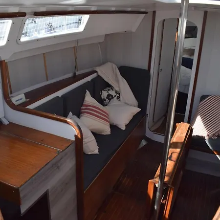 Velero En Puerto Mar -e&m Boats Βαλένθια