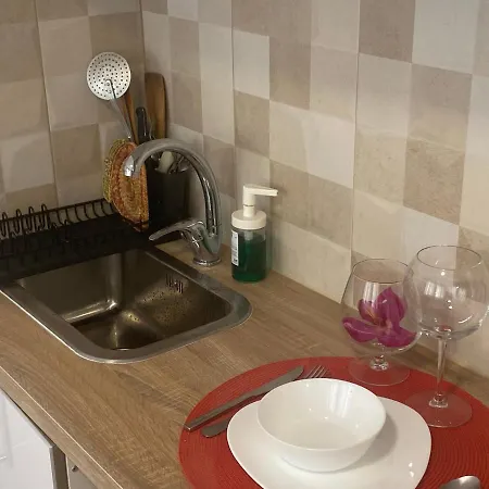 Habitaciones Estudios Con Cocina Y Bano Privado De Temporada Instancias Largas Long Stay Desde 11 Noches