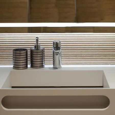 Mimi's In En Corts Apartman