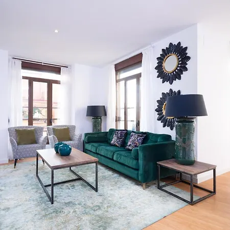 Luxury - Boutique Market Apartment *