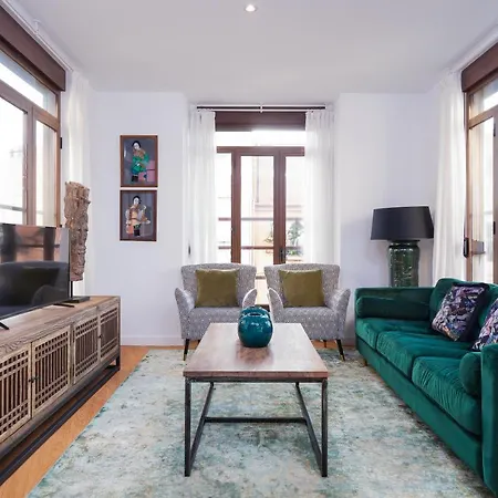 Luxury - Boutique Market Valenza