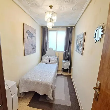 3 Bedroom Flat With Wifi شقة *